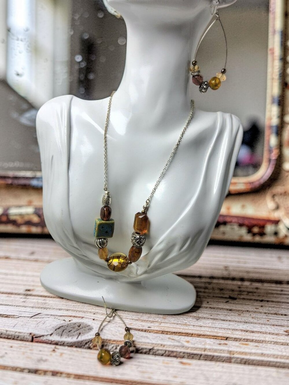 Vintage Sao for Avon womens chic boho style glass beaded necklace and earring se